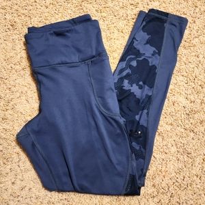 Under Armour Dri Fit leggings size L. Dark gray/navy color